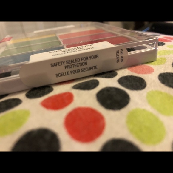 Wet n Wild: LE/RAREColor Icon Eyeshadow Palette - Brand New! - Picture 2 of 3